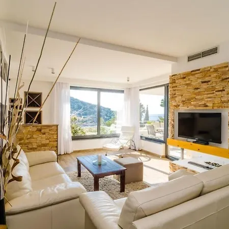 Apartman Deluxe Lily - Luxury Two Bedroom With Sea View