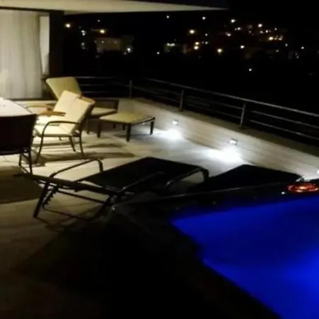Deluxe Lily - Luxury Two Bedroom With Sea View Apartman *