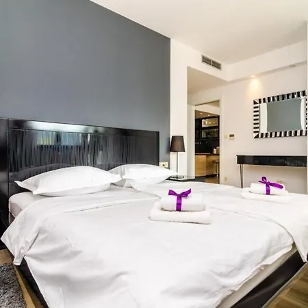 Apartman Deluxe Lily - Luxury Two Bedroom With Sea View *