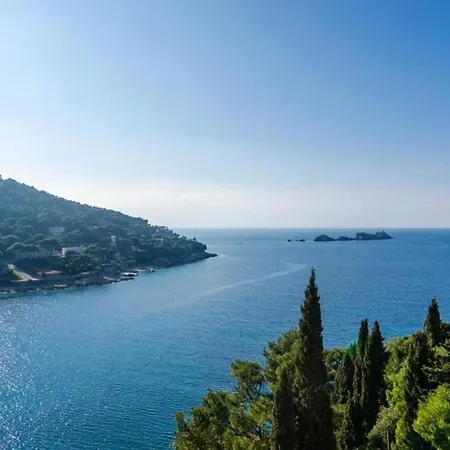 Deluxe Lily - Luxury Two Bedroom With Sea View